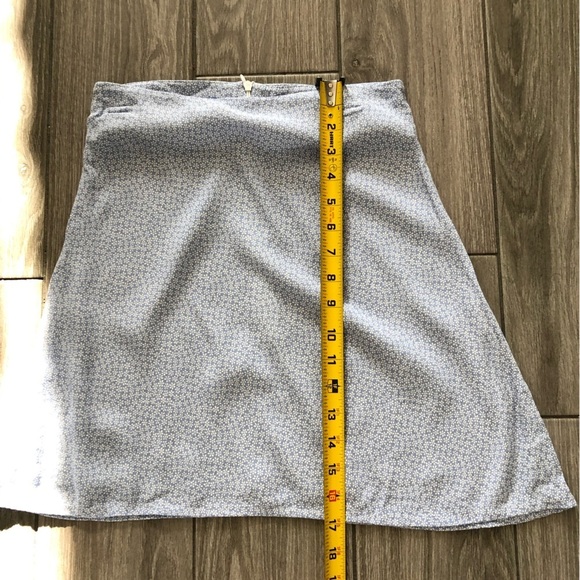 Brandy Melville|Ditsy floral pastel chalk blue mini skirt in silky satin style, - Picture 10 of 10